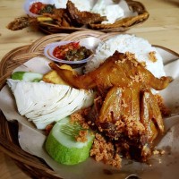 Menu Paket Puyuh Goreng (+Nasi + Es Teh Tawar Refill) Ayam Bebek Mafia